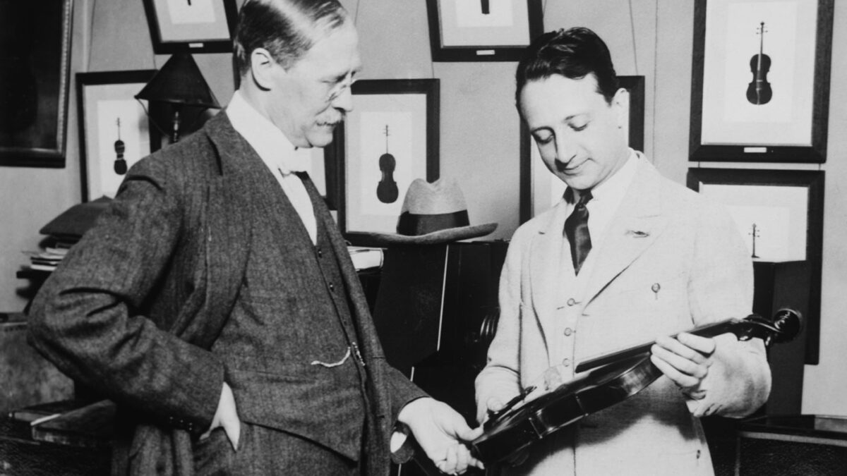 イギリス製　 Encyclopedia of Violin-Makers Patterson_Oct25-1-1200x675.jpg